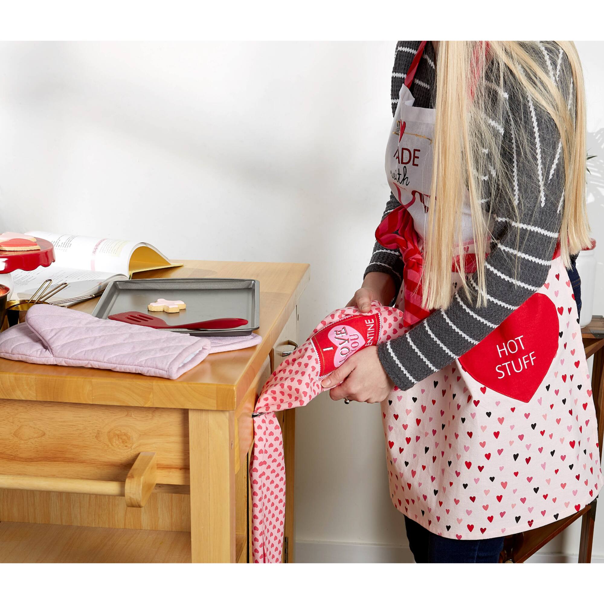 DII® Made With Love Print Skirt Apron